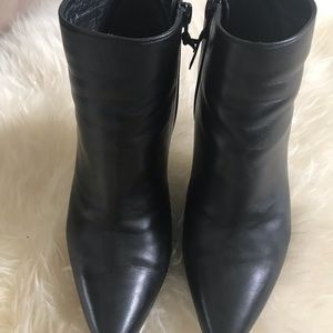 Stuart Weitzman Black Leather Boots Size 7M